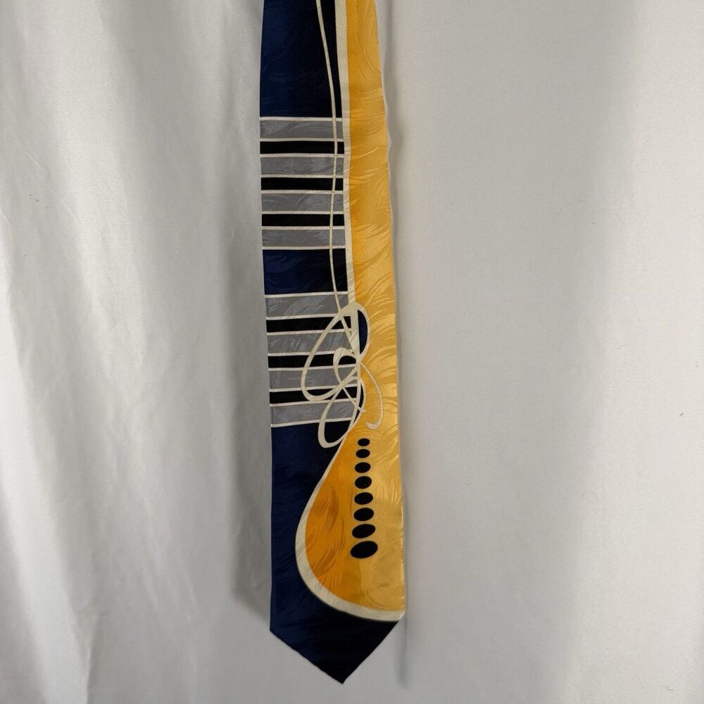 Bella Uomo 100% Silk Guitar Music Tie 60x4in
